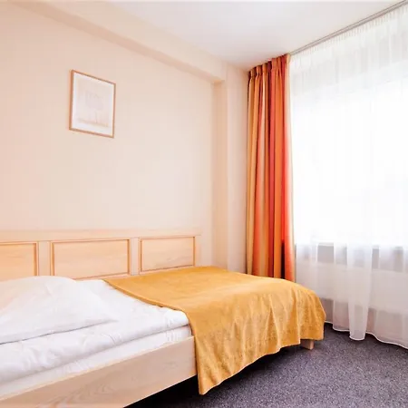 Viesnīca Rija Tia 3*